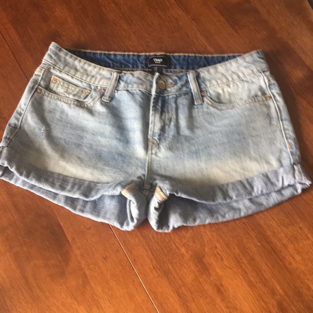 Gap cuffed jean shorts sz 2